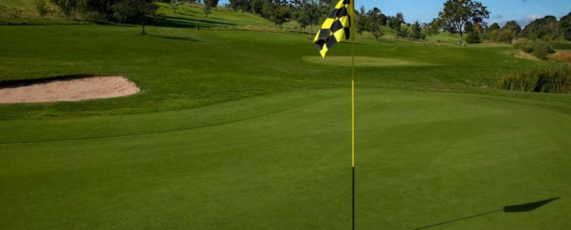 18th green with views over the 17th hole